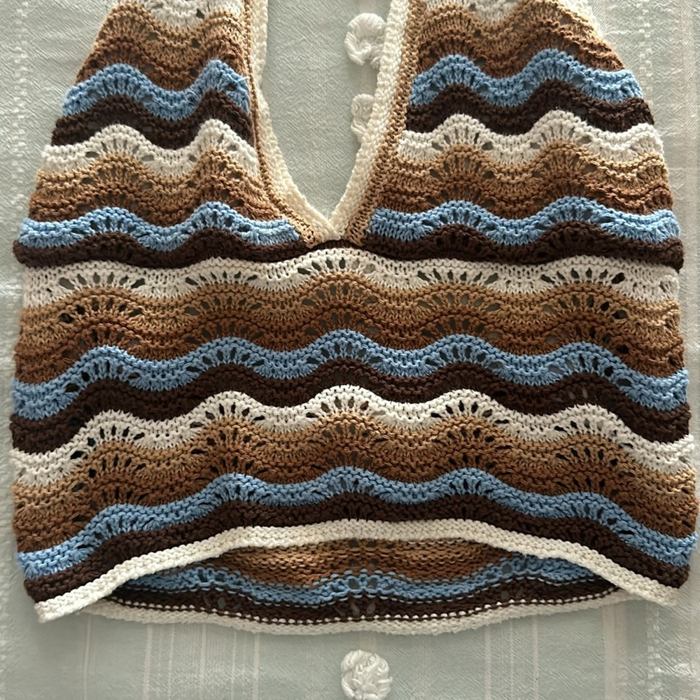 Halter Top - Picture 3 of 3